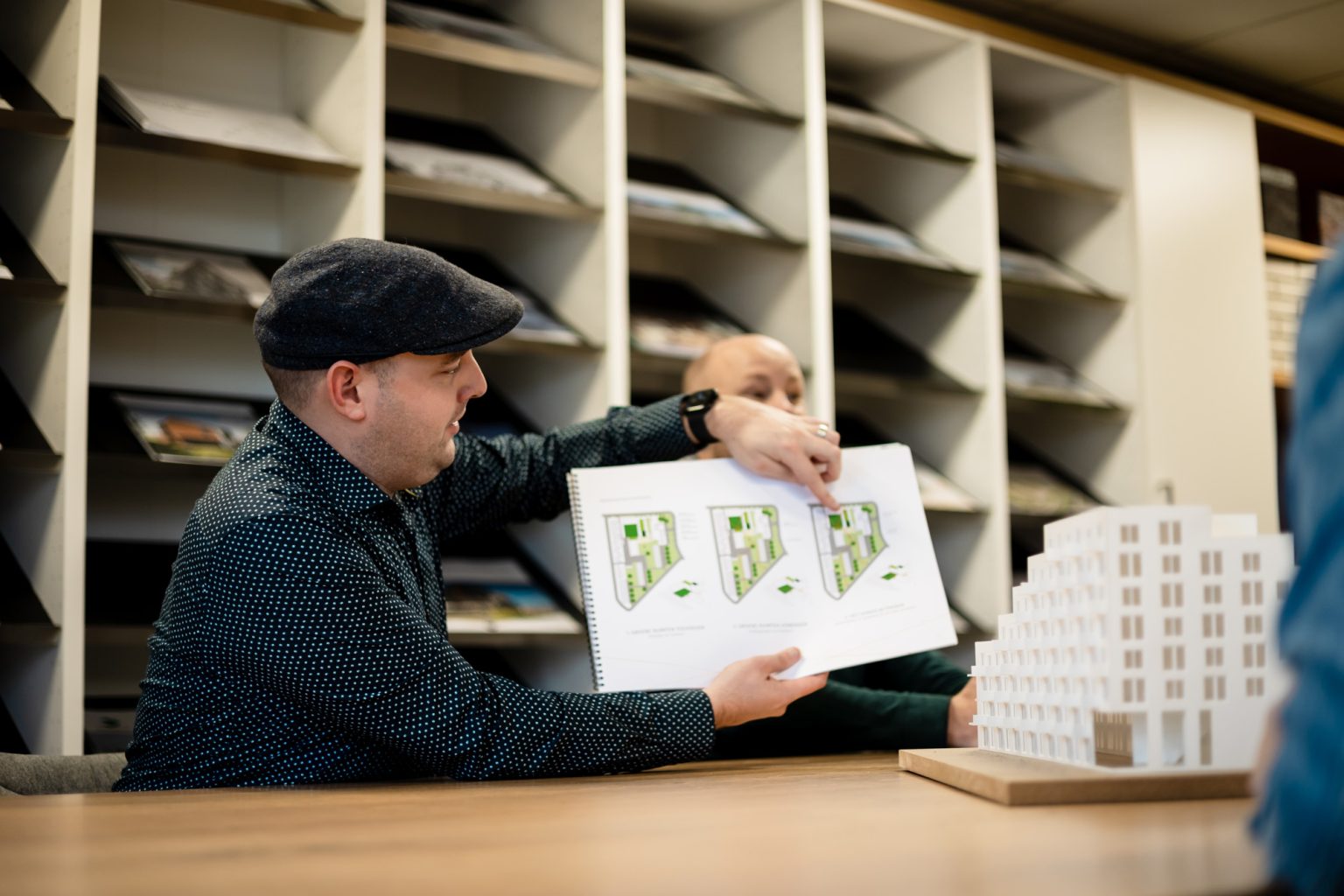 Medewerker Buro De Haan Vergunning voor bouwplan